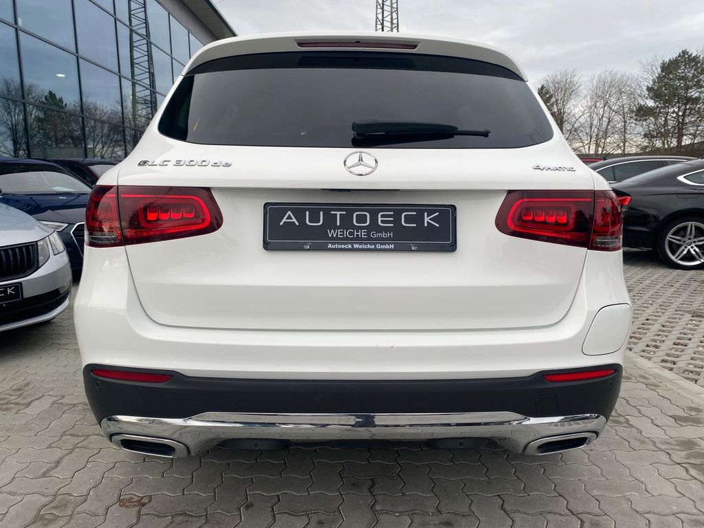 Mercedes-Benz GLC 300 2021
