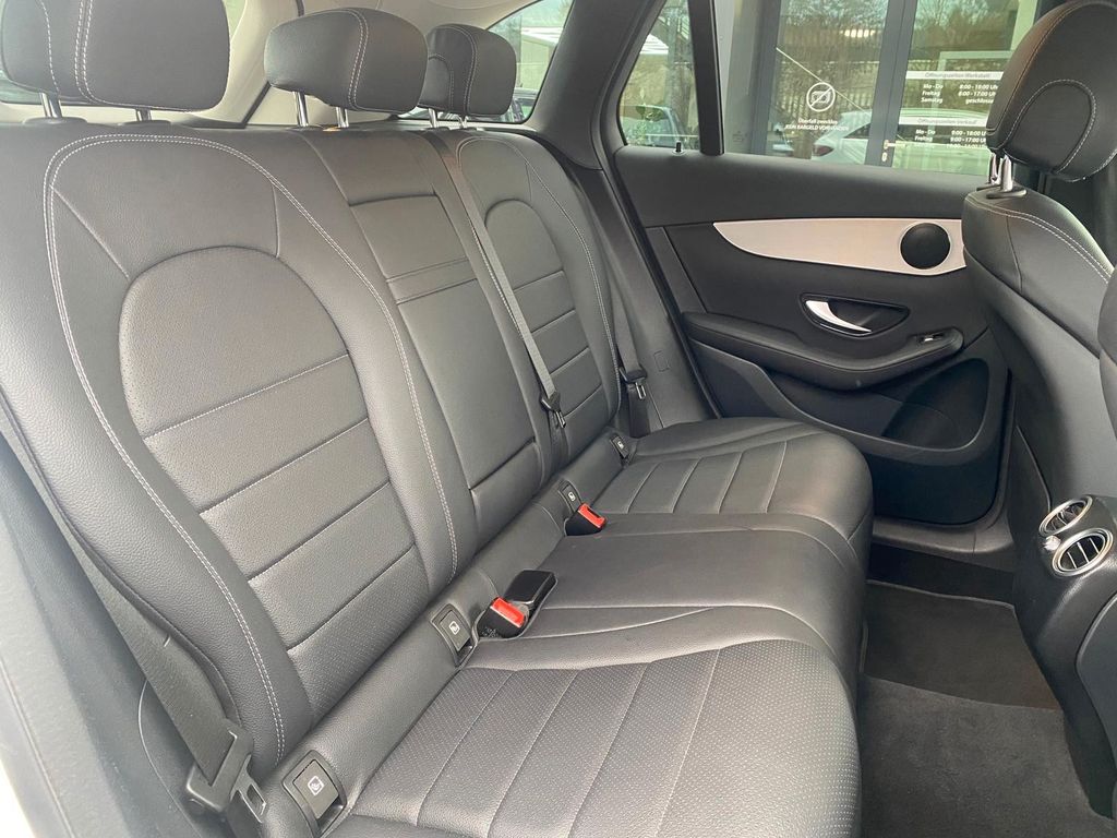 Mercedes-Benz GLC 300 2021