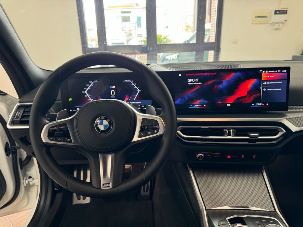 BMW 318 2022