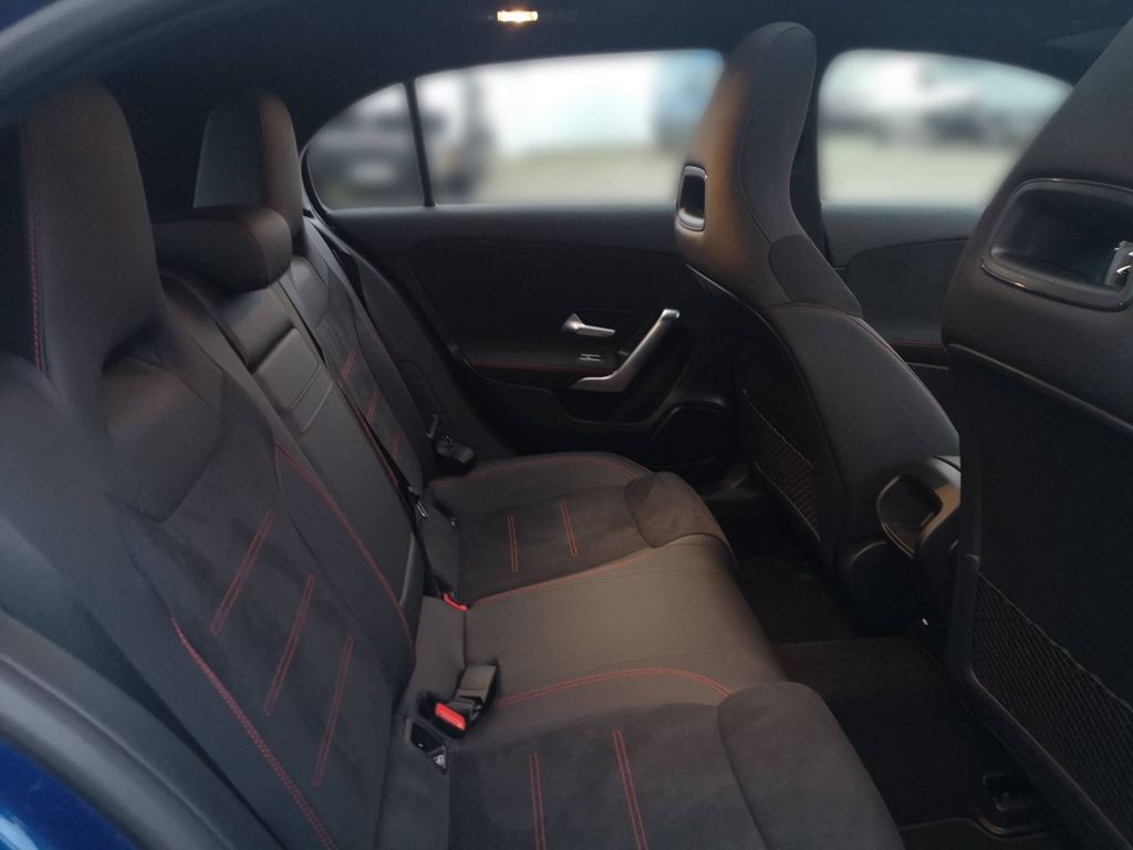 Mercedes-Benz A 220 2025