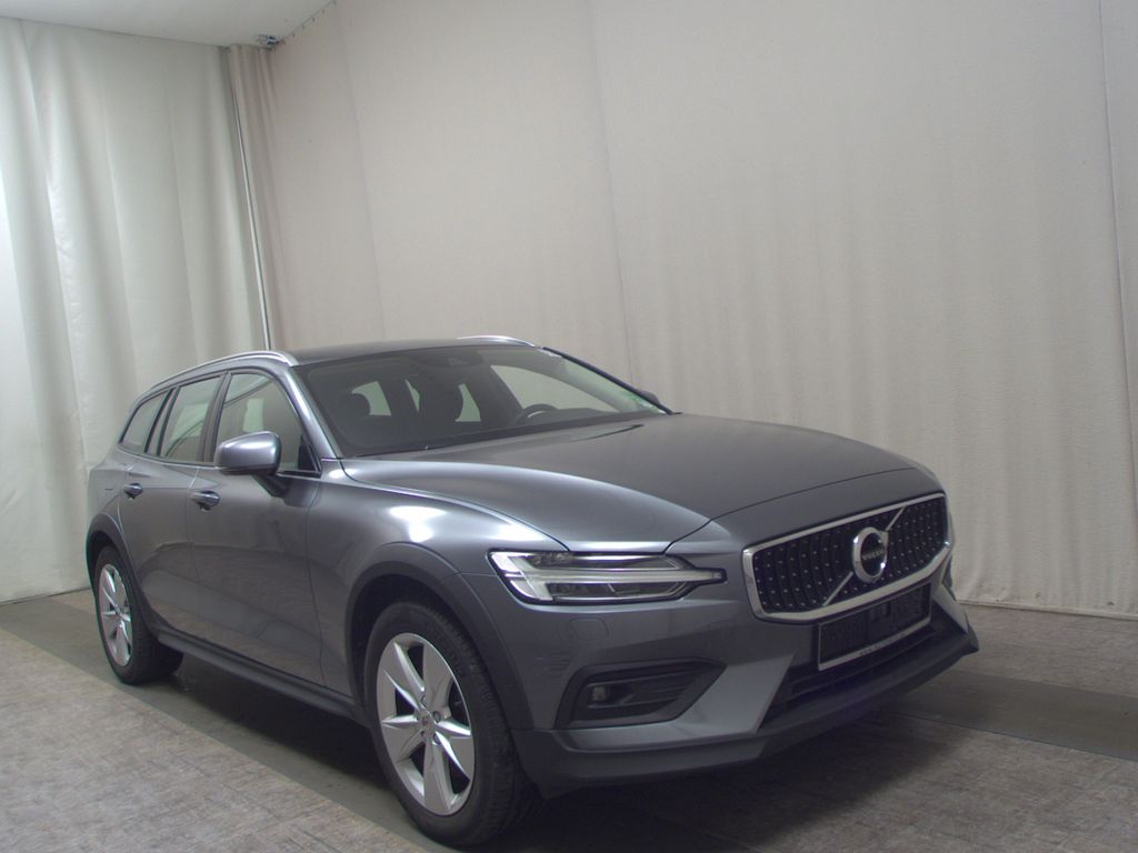 Volvo V60 Cross Country 2021