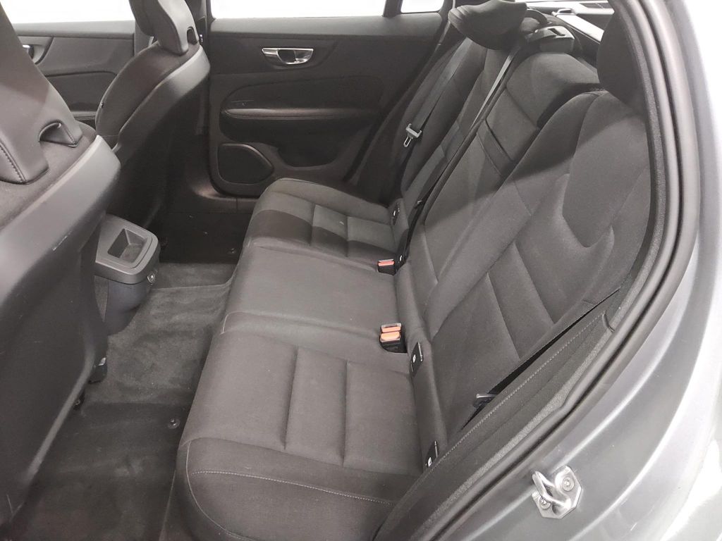 Volvo V60 Cross Country 2021