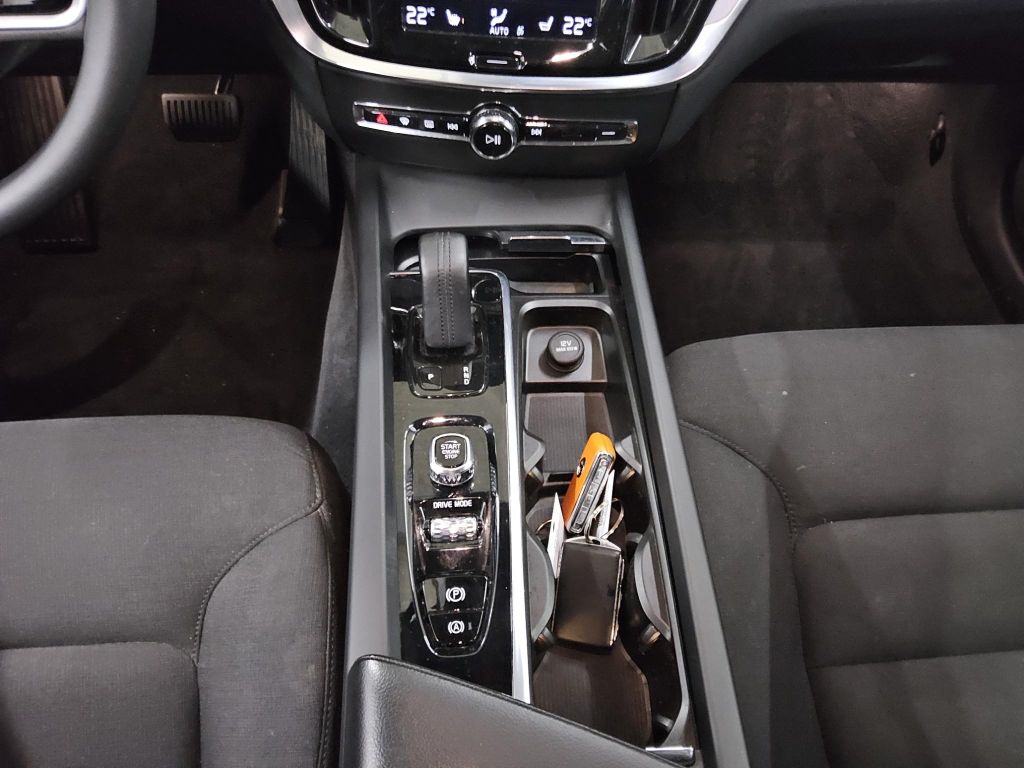 Volvo V60 Cross Country 2021