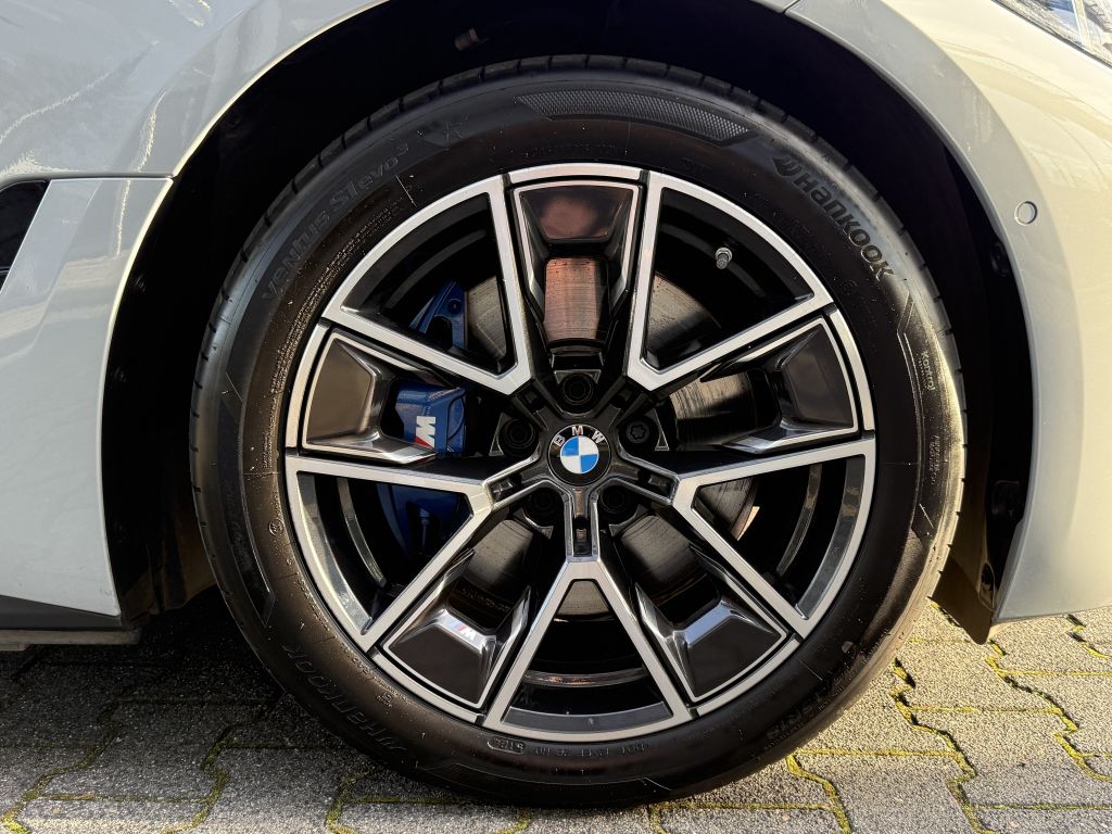 BMW i4 2025