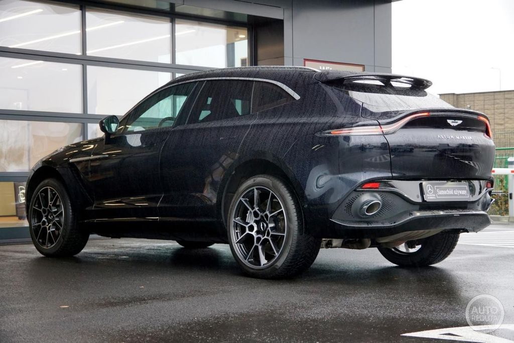 Aston Martin DBX 2023