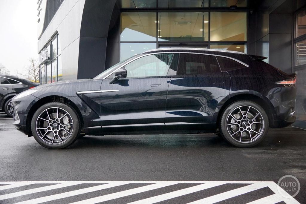 Aston Martin DBX 2023