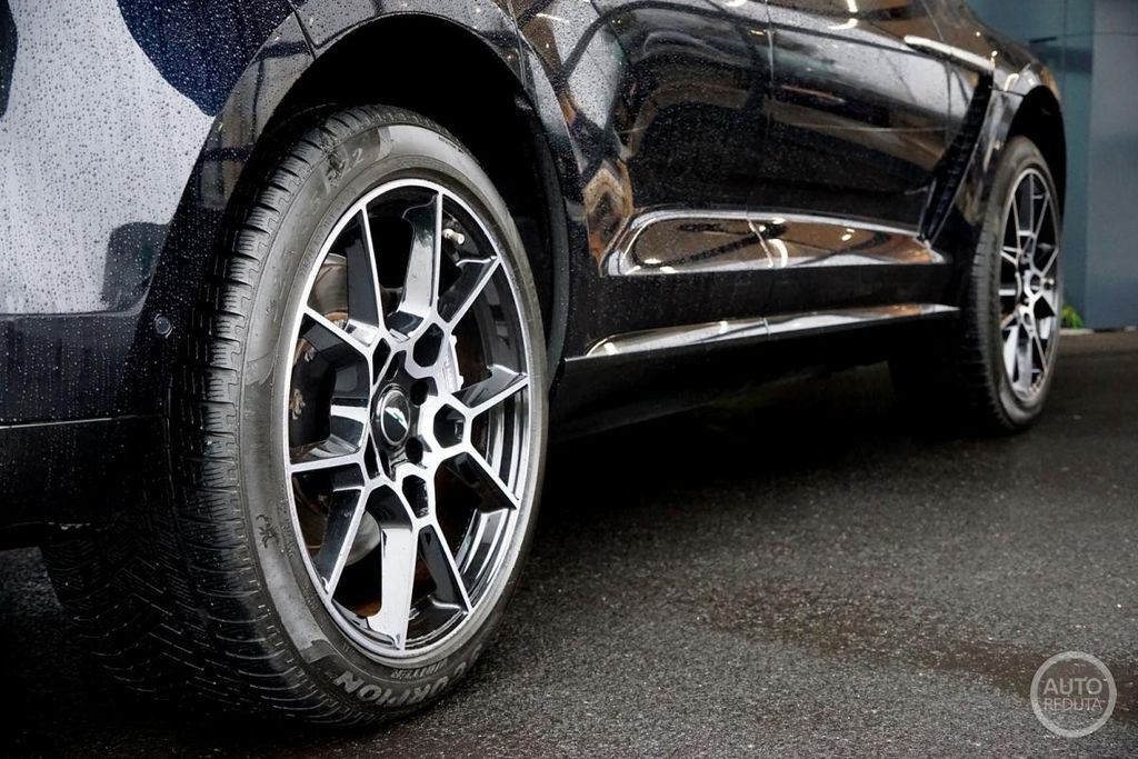 Aston Martin DBX 2023