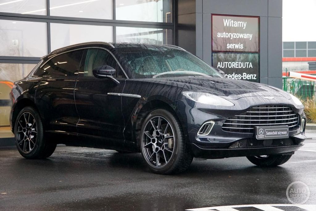 Aston Martin DBX 2023