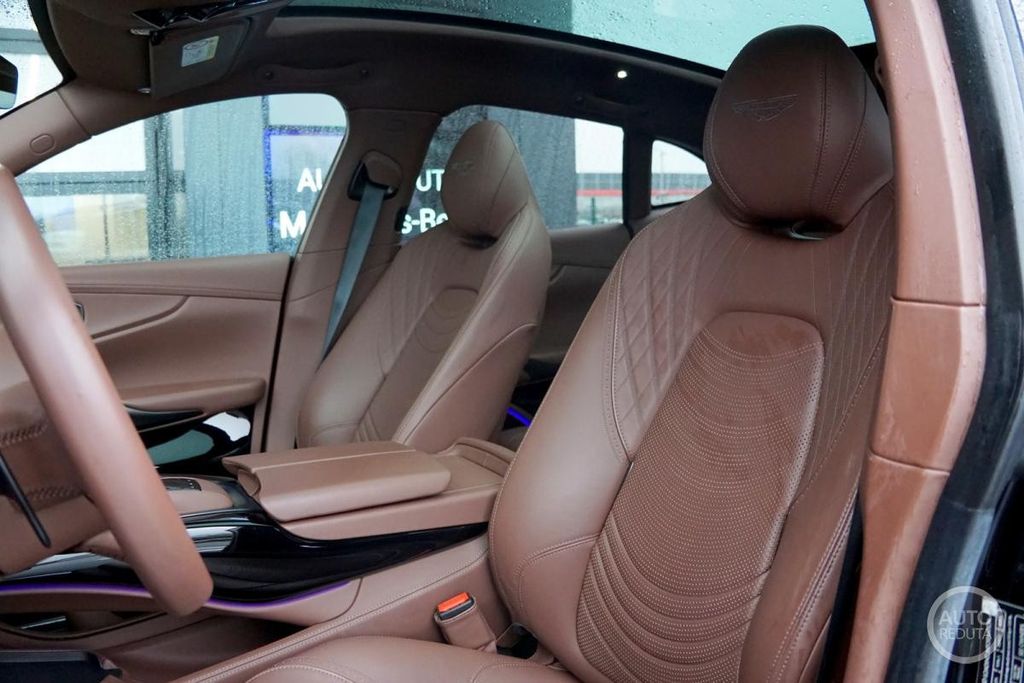 Aston Martin DBX 2023