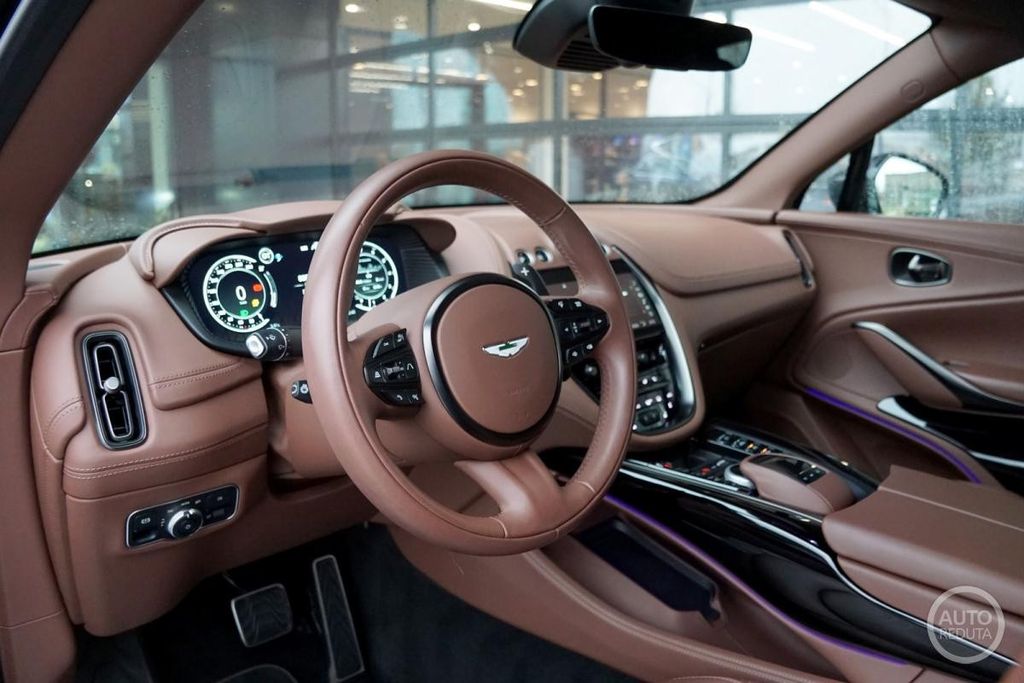Aston Martin DBX 2023