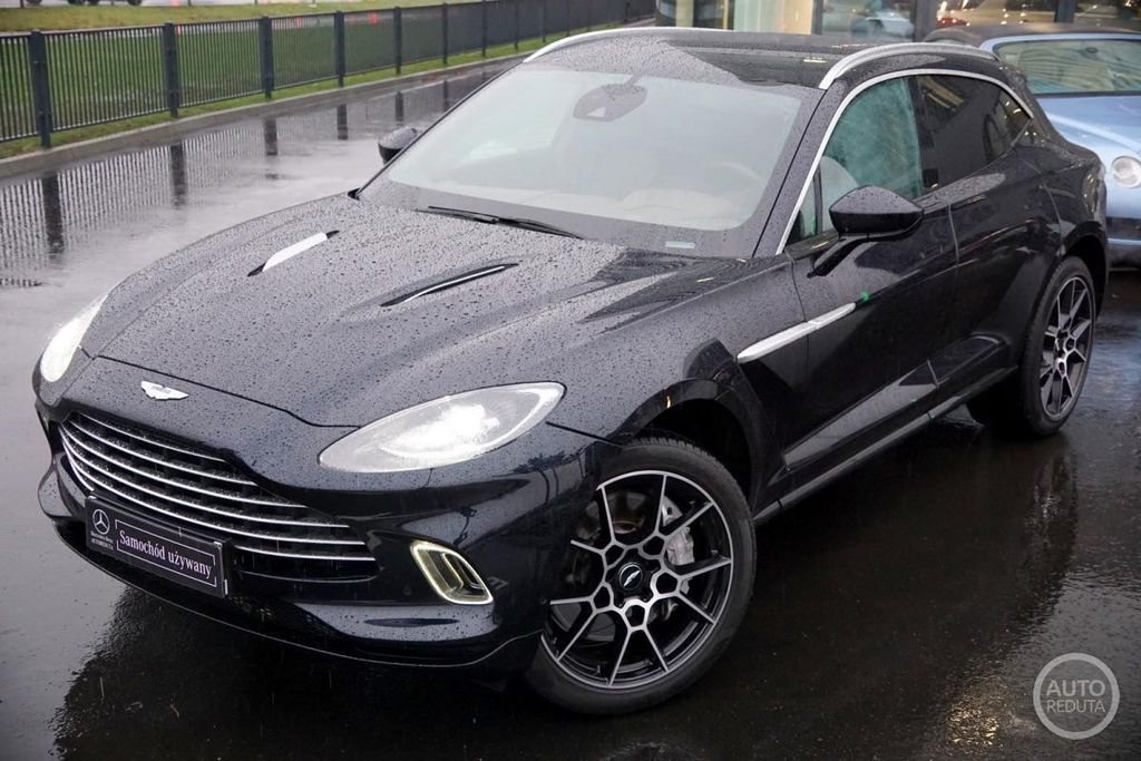 Aston Martin DBX 2023