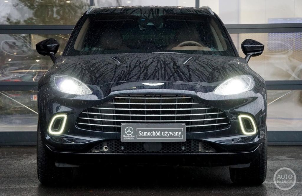 Aston Martin DBX 2023