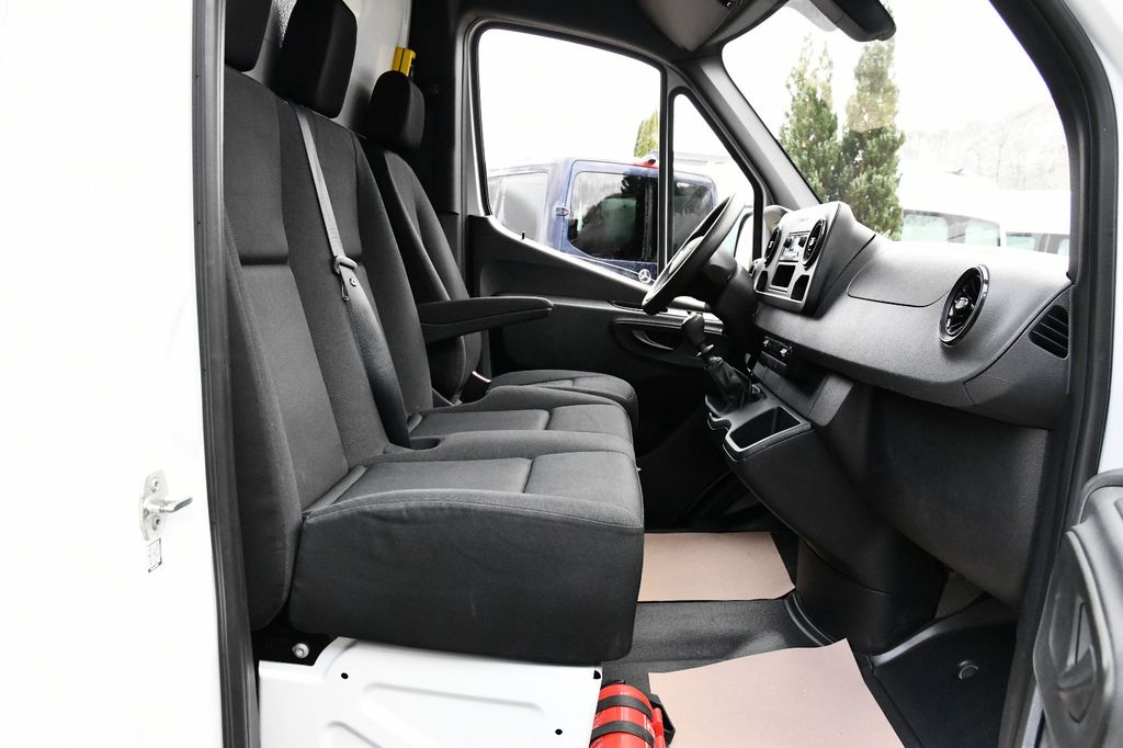 Mercedes-Benz Sprinter 2021