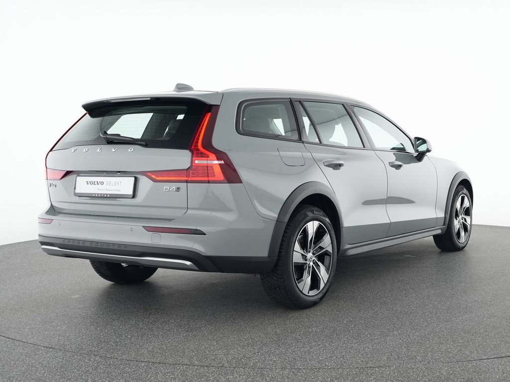 Volvo V60 Cross Country 2023
