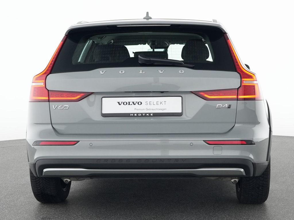 Volvo V60 Cross Country 2023