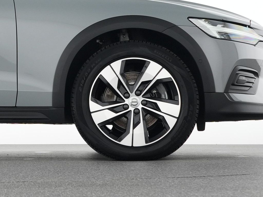 Volvo V60 Cross Country 2023