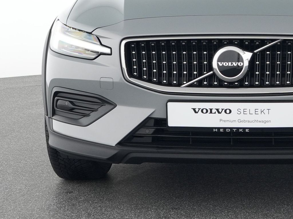 Volvo V60 Cross Country 2023