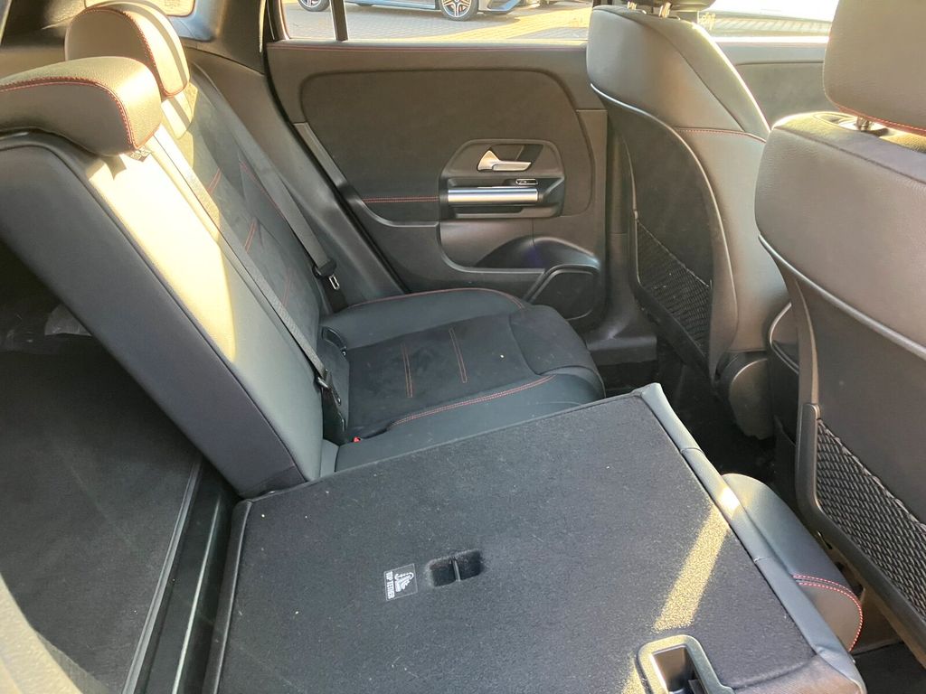 Mercedes-Benz GLA 200 2024