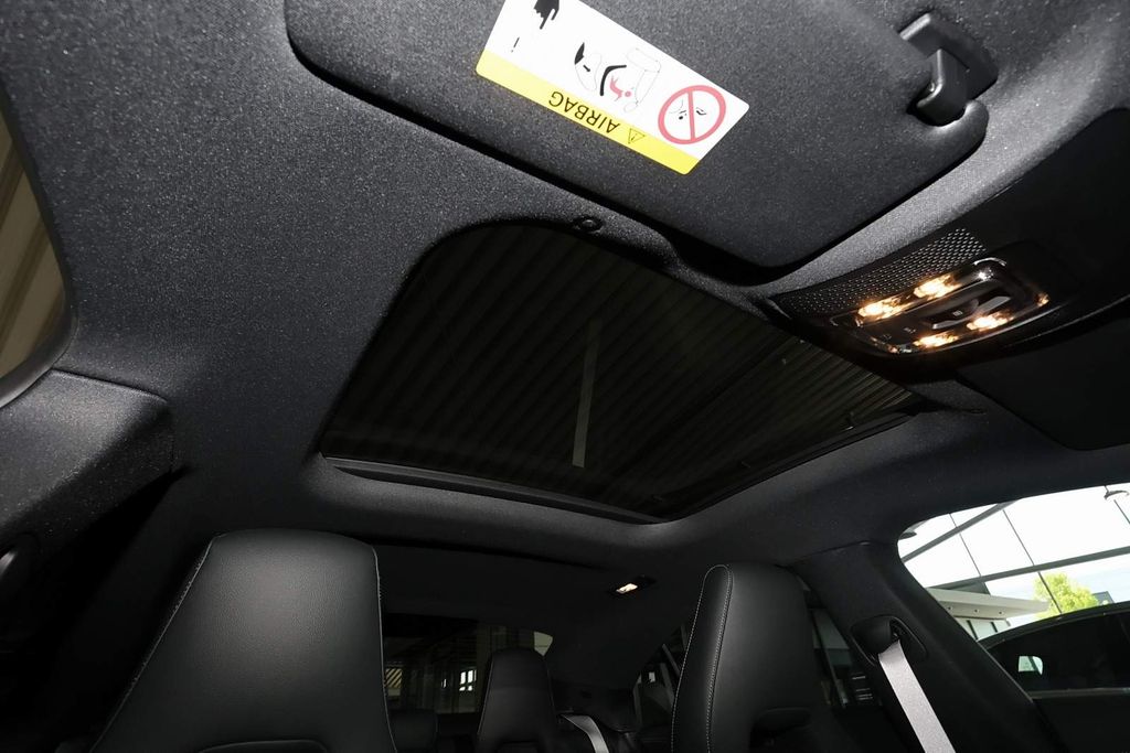 Mercedes-Benz CLA 200 2025