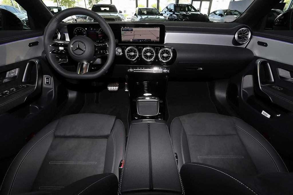 Mercedes-Benz CLA 200 2025