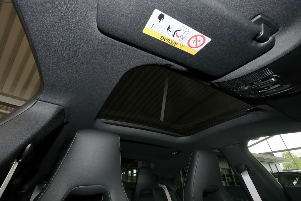 Mercedes-Benz CLA 200 2025