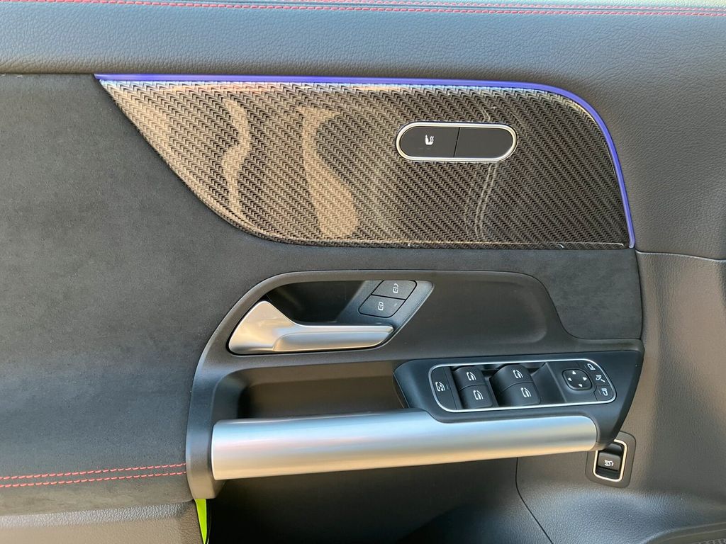 Mercedes-Benz GLA 200 2024