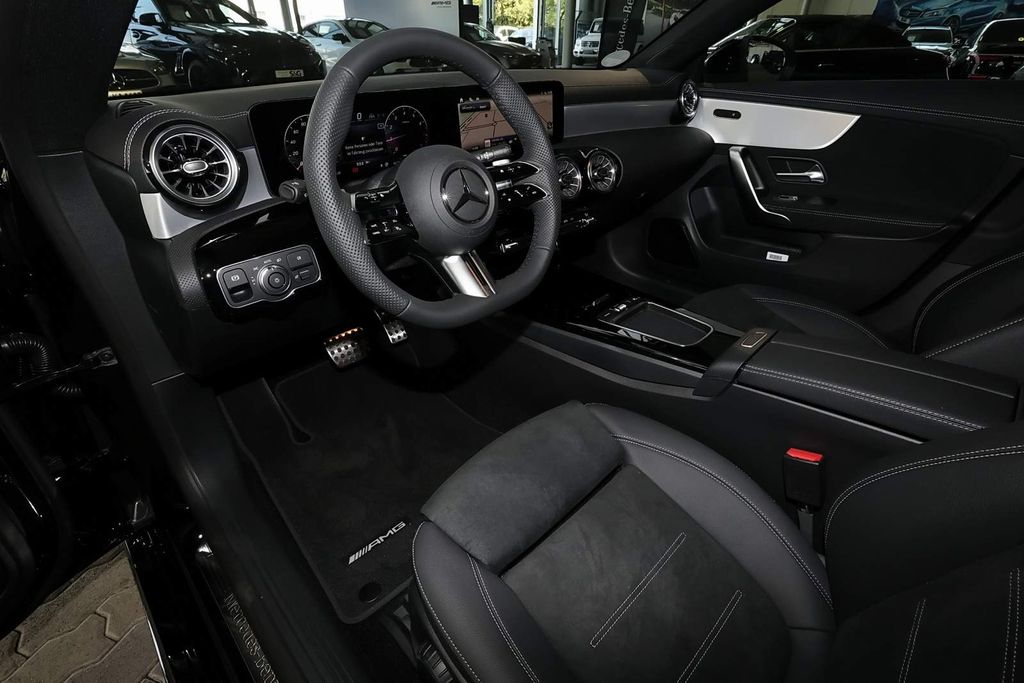 Mercedes-Benz CLA 200 2025