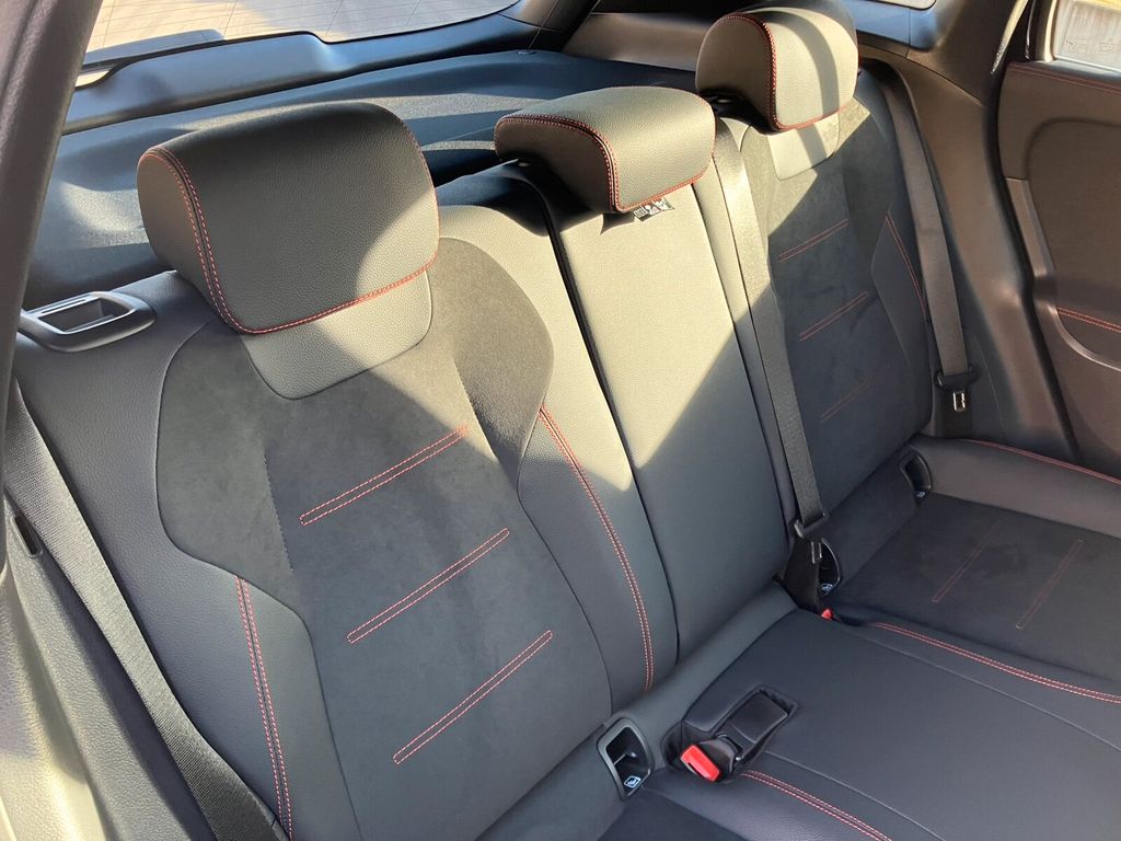 Mercedes-Benz GLA 200 2024