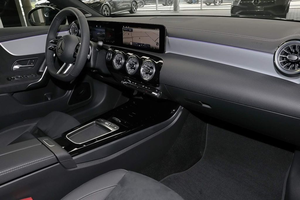 Mercedes-Benz CLA 200 2025