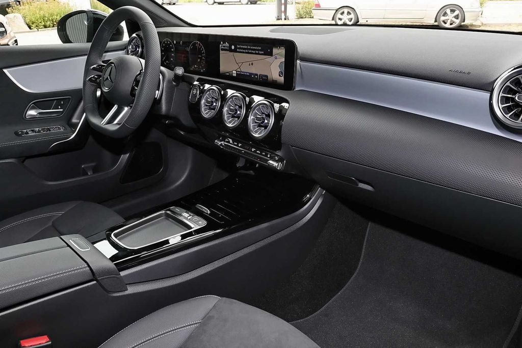 Mercedes-Benz A 250 2025