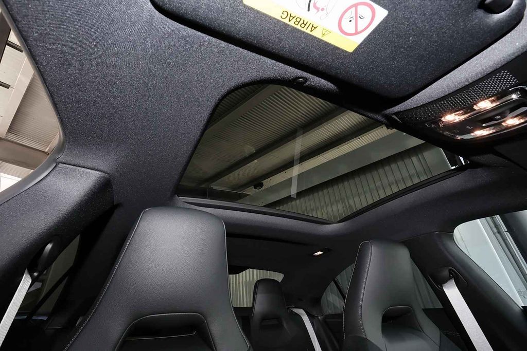 Mercedes-Benz CLA 200 2025