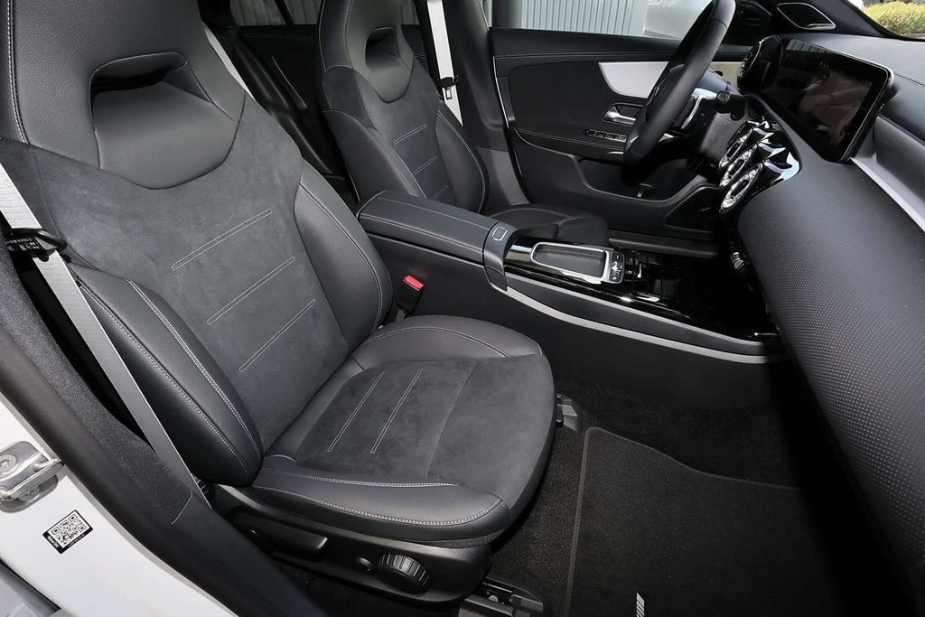 Mercedes-Benz CLA 200 2025