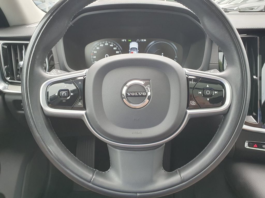 Volvo V60 2022