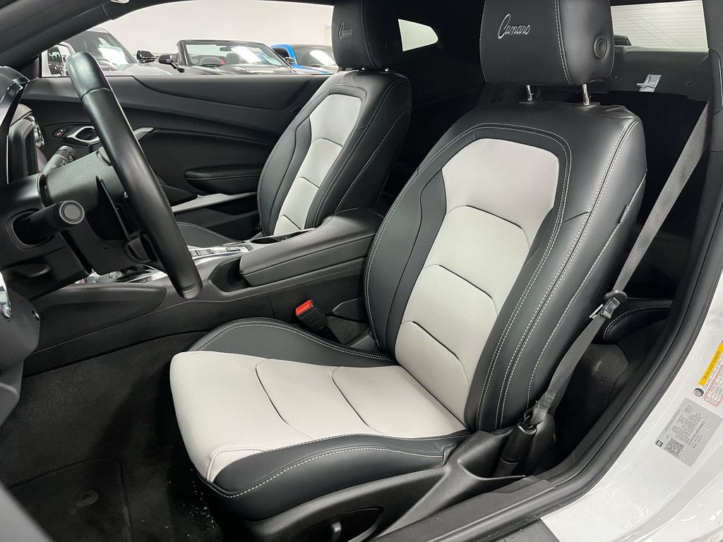 Chevrolet Camaro 2024