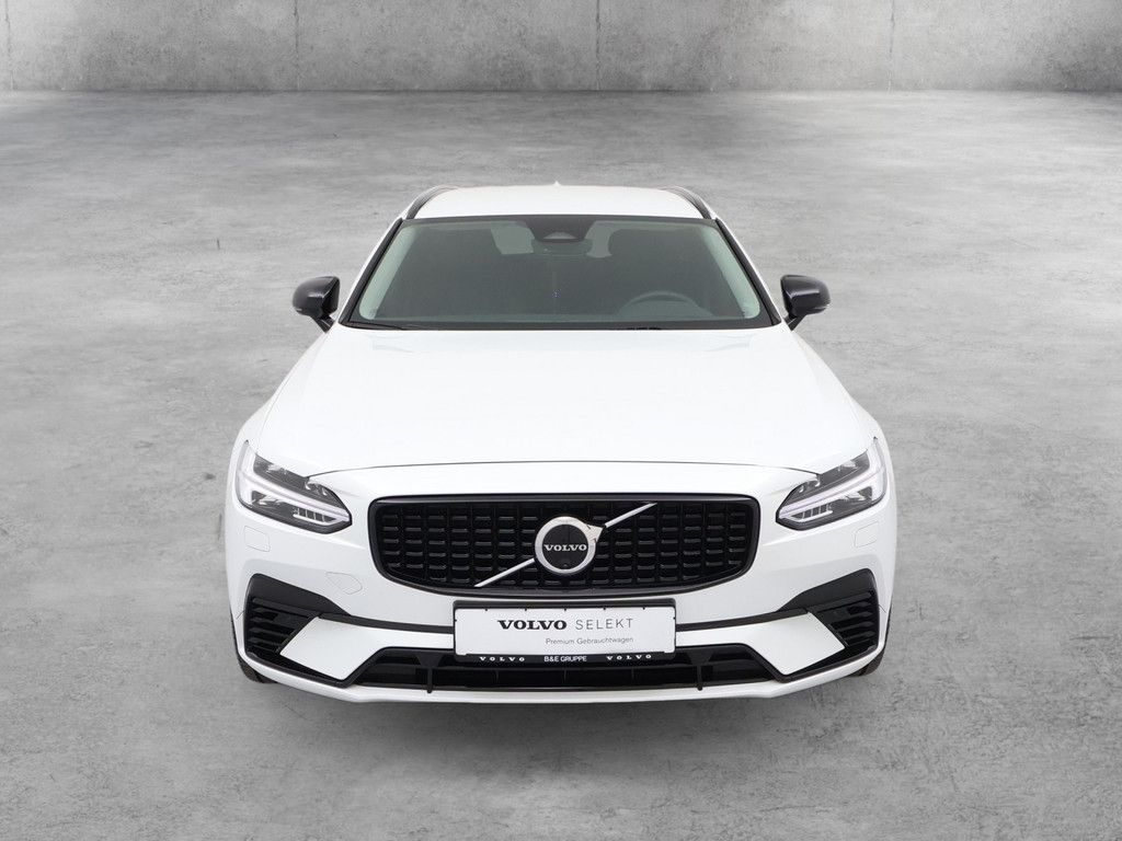 Volvo V90 2025