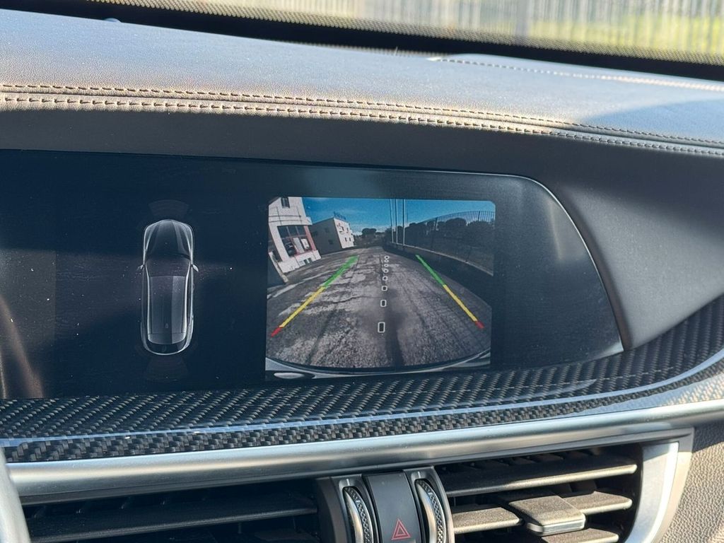 Alfa Romeo Stelvio 2021