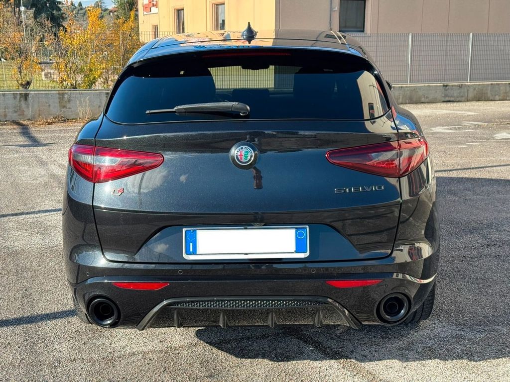 Alfa Romeo Stelvio 2021