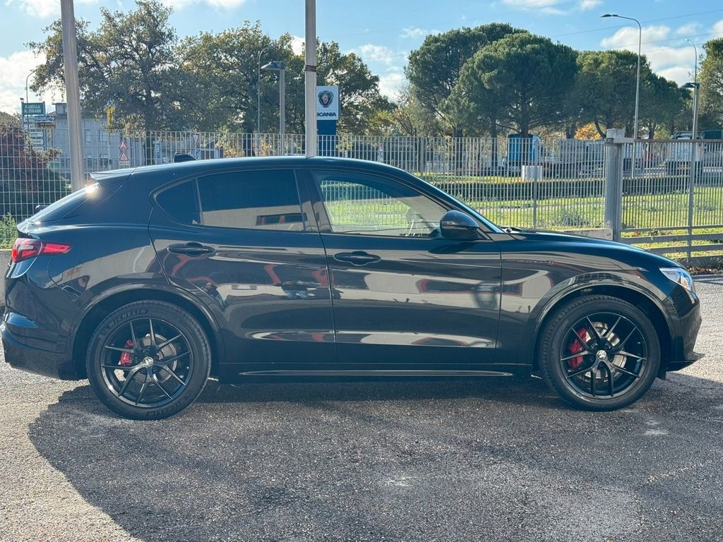 Alfa Romeo Stelvio 2021