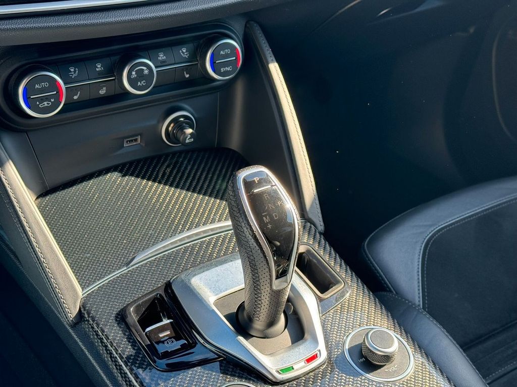 Alfa Romeo Stelvio 2021