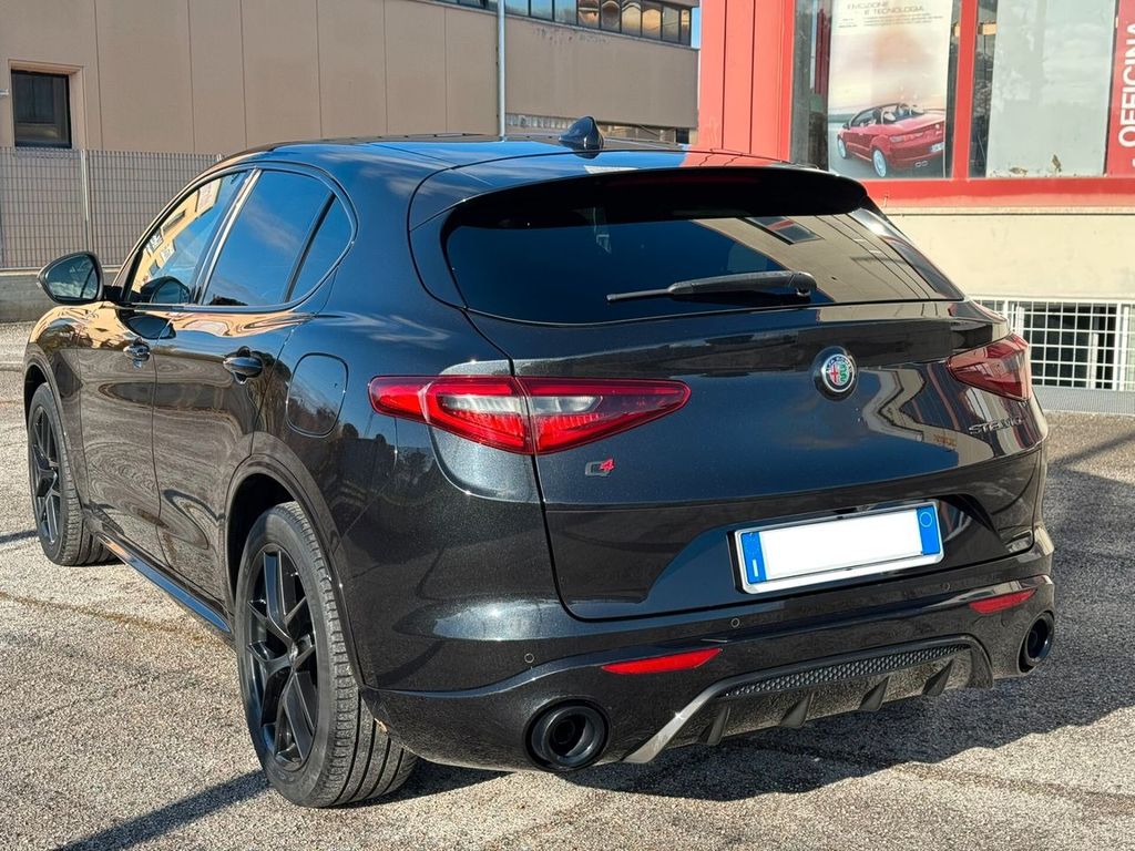 Alfa Romeo Stelvio 2021