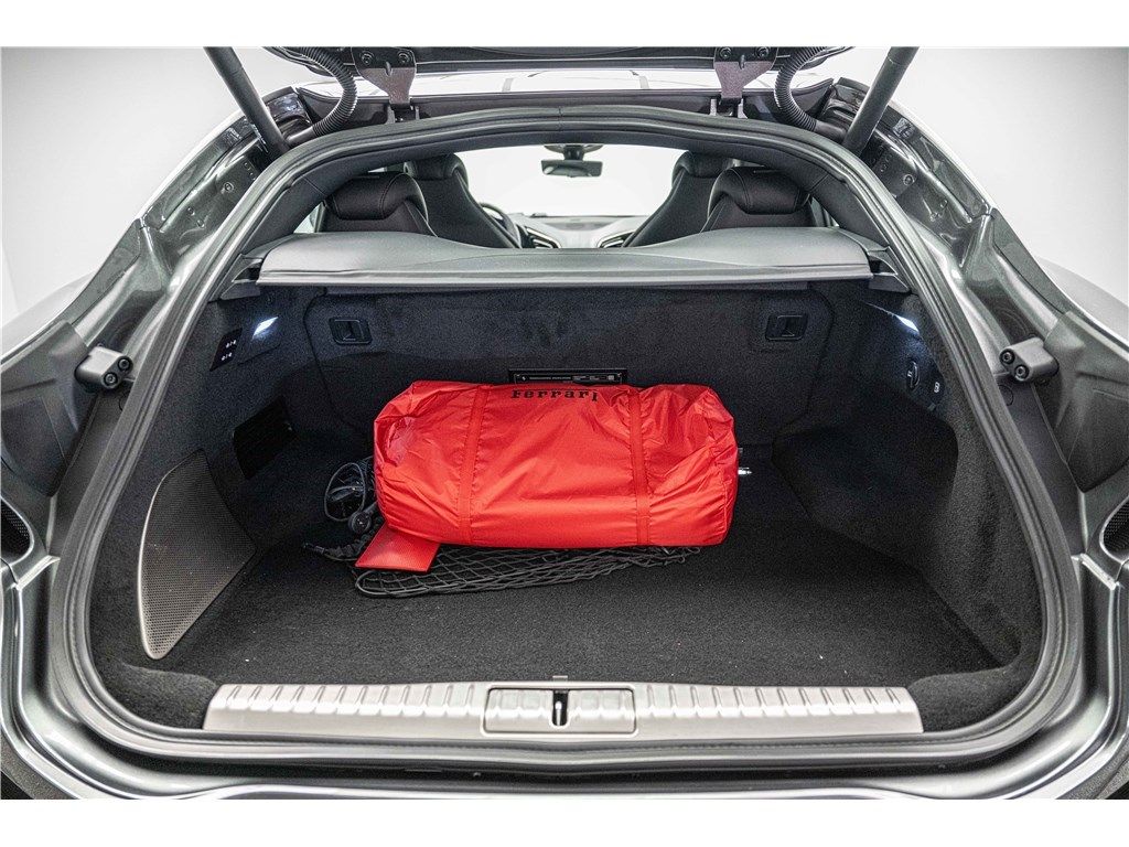 Ferrari Purosangue 2025