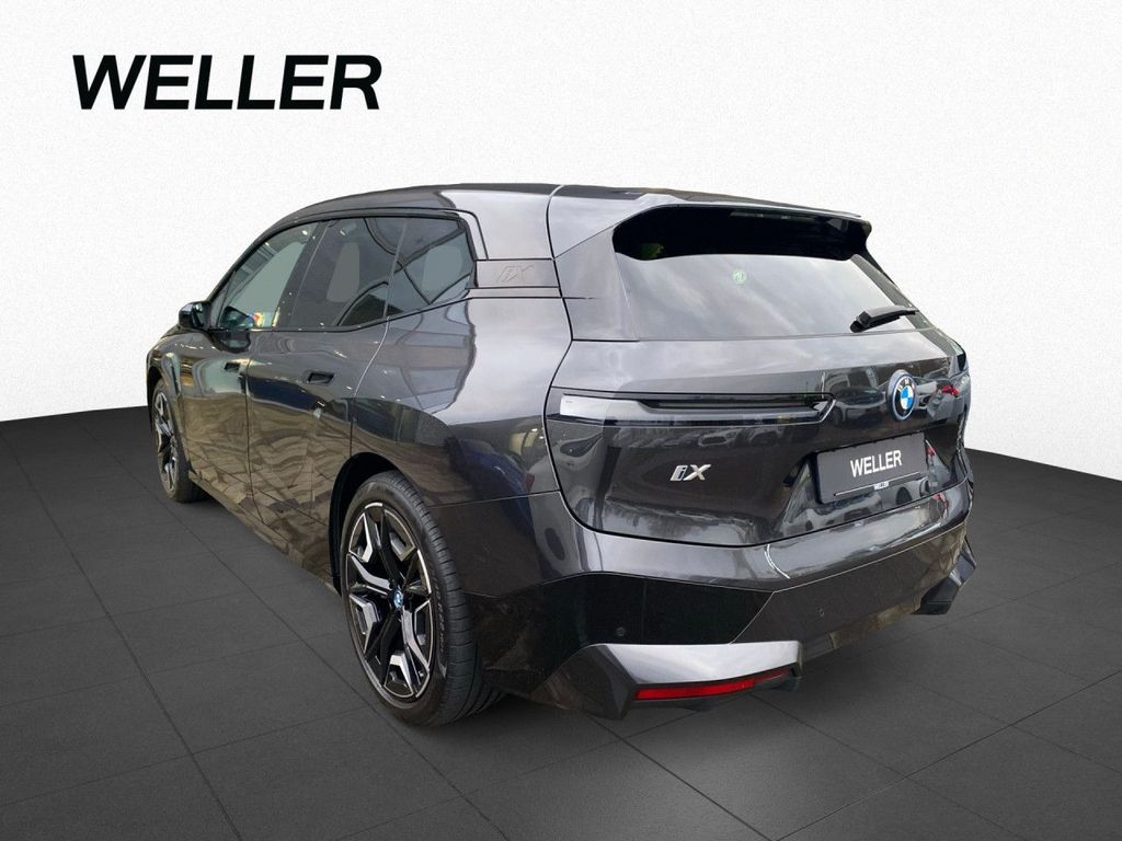 BMW iX 2023