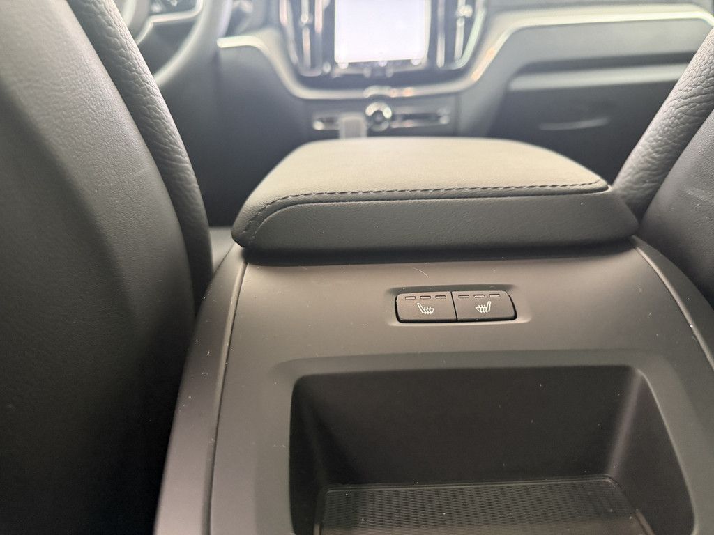 Volvo XC60 2025