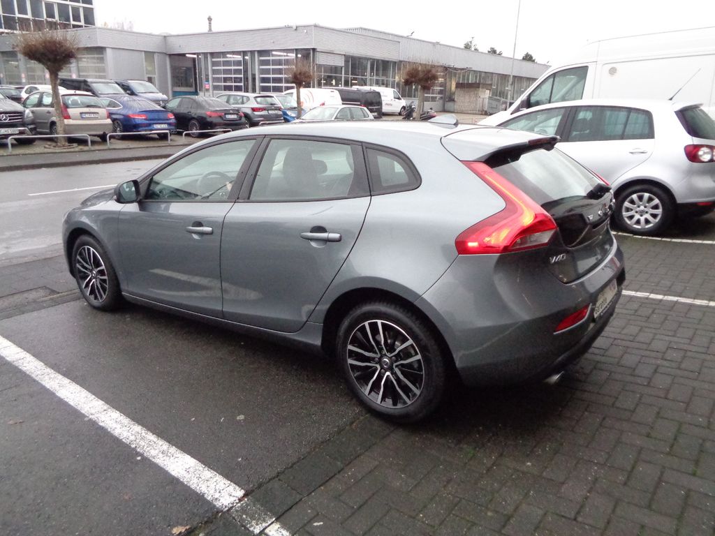 Volvo V40 2019