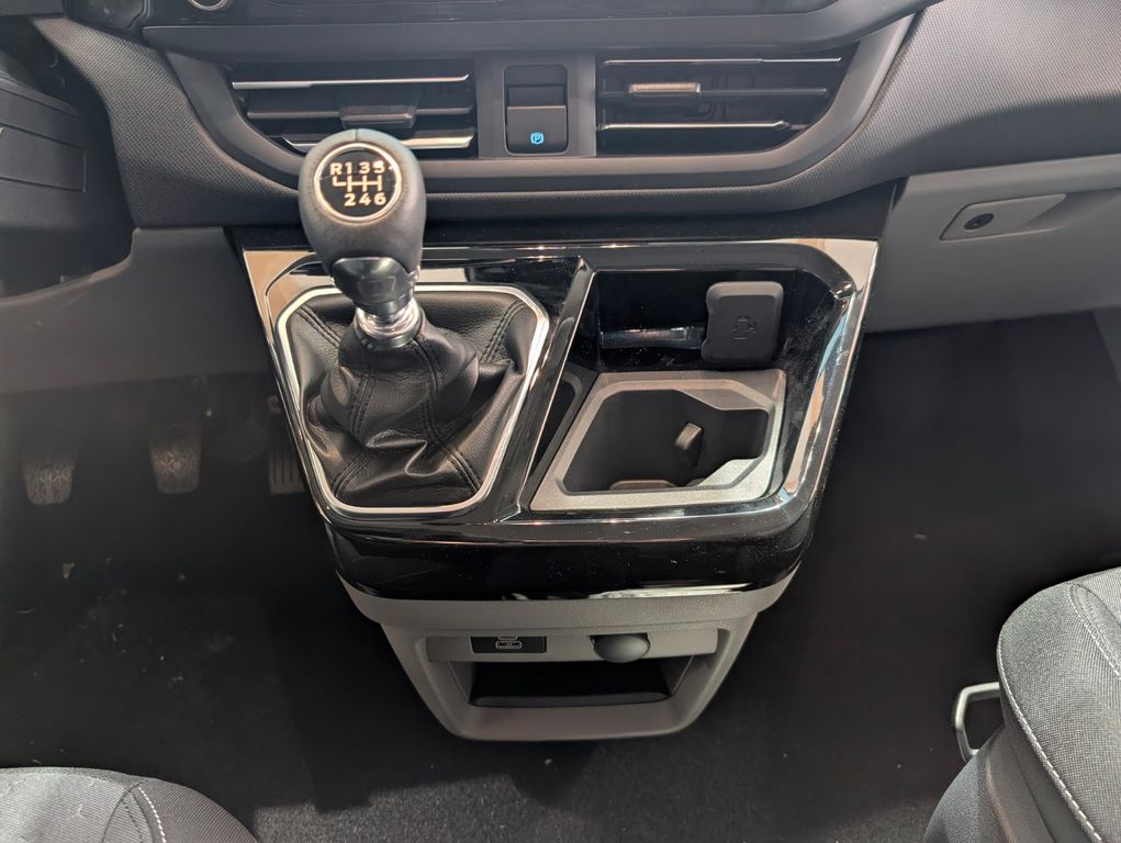 Ford Tourneo Custom 2025