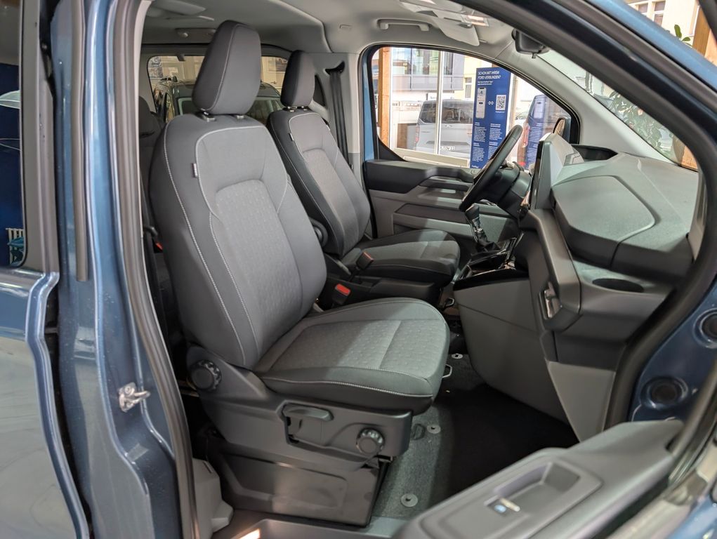 Ford Tourneo Custom 2025