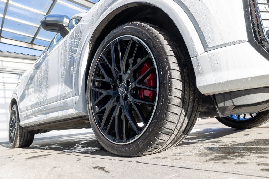 Audi SQ2 2025