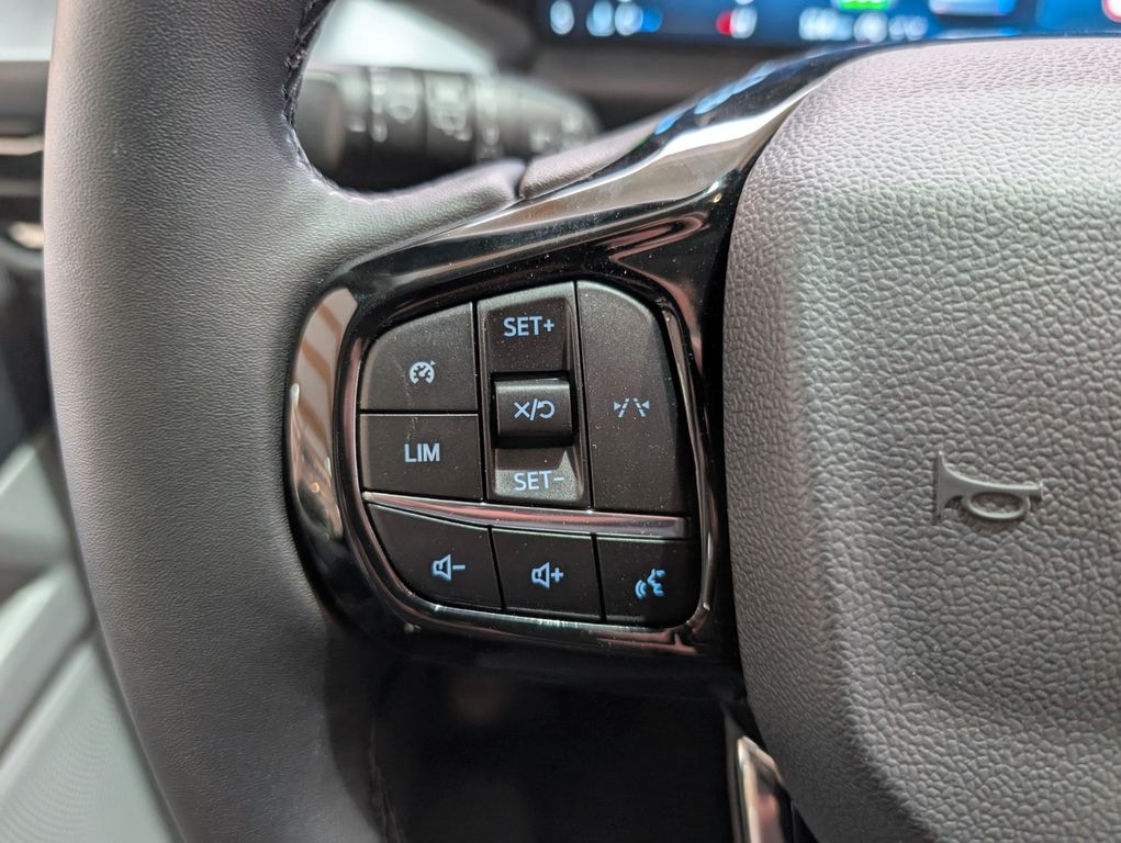 Ford Tourneo Custom 2025