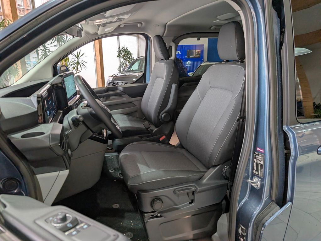 Ford Tourneo Custom 2025