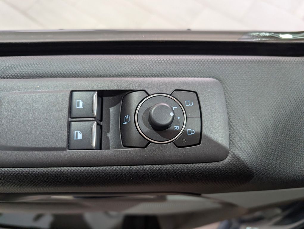 Ford Tourneo Custom 2025